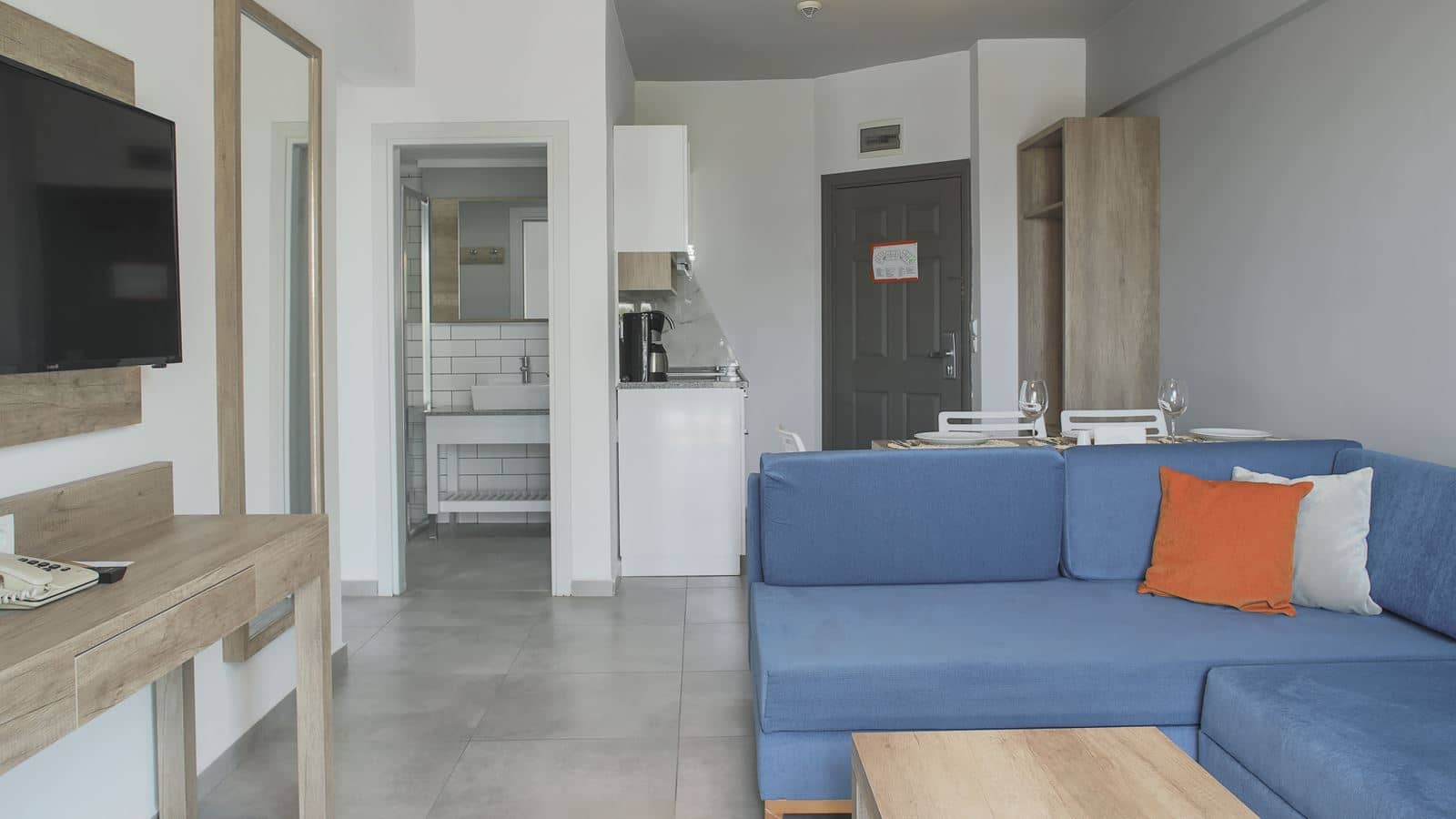rooms-comfort-2-bedroom-land-view