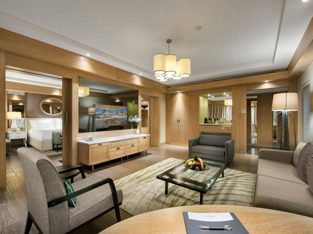 rooms-pearl-pool-suite