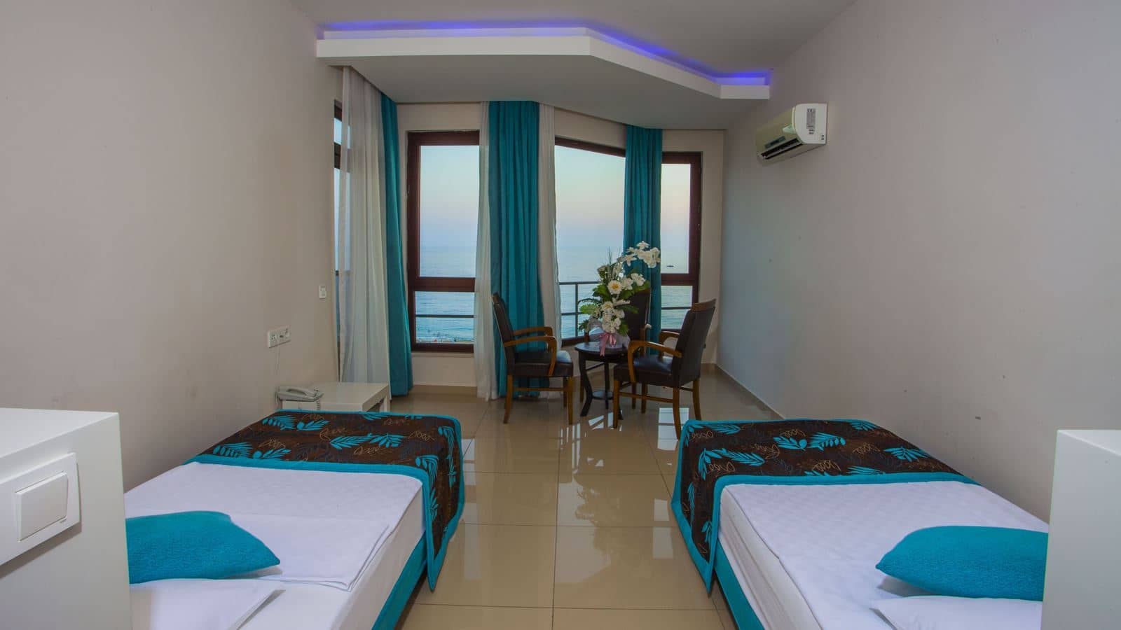 rooms-family-room