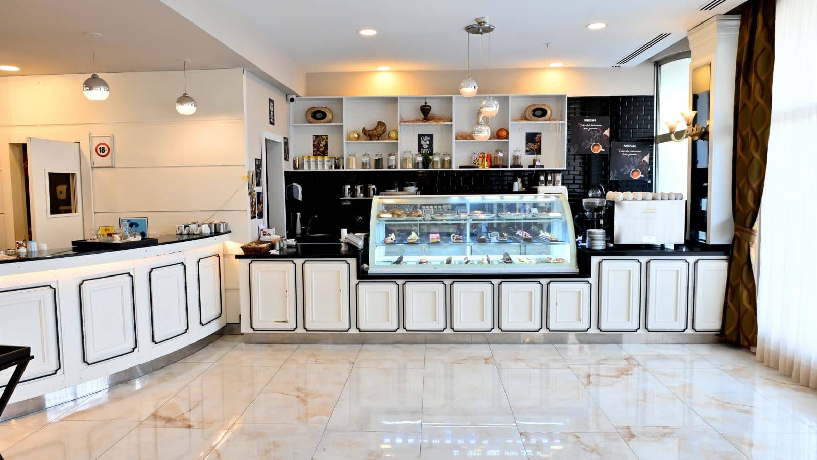bars-lobby