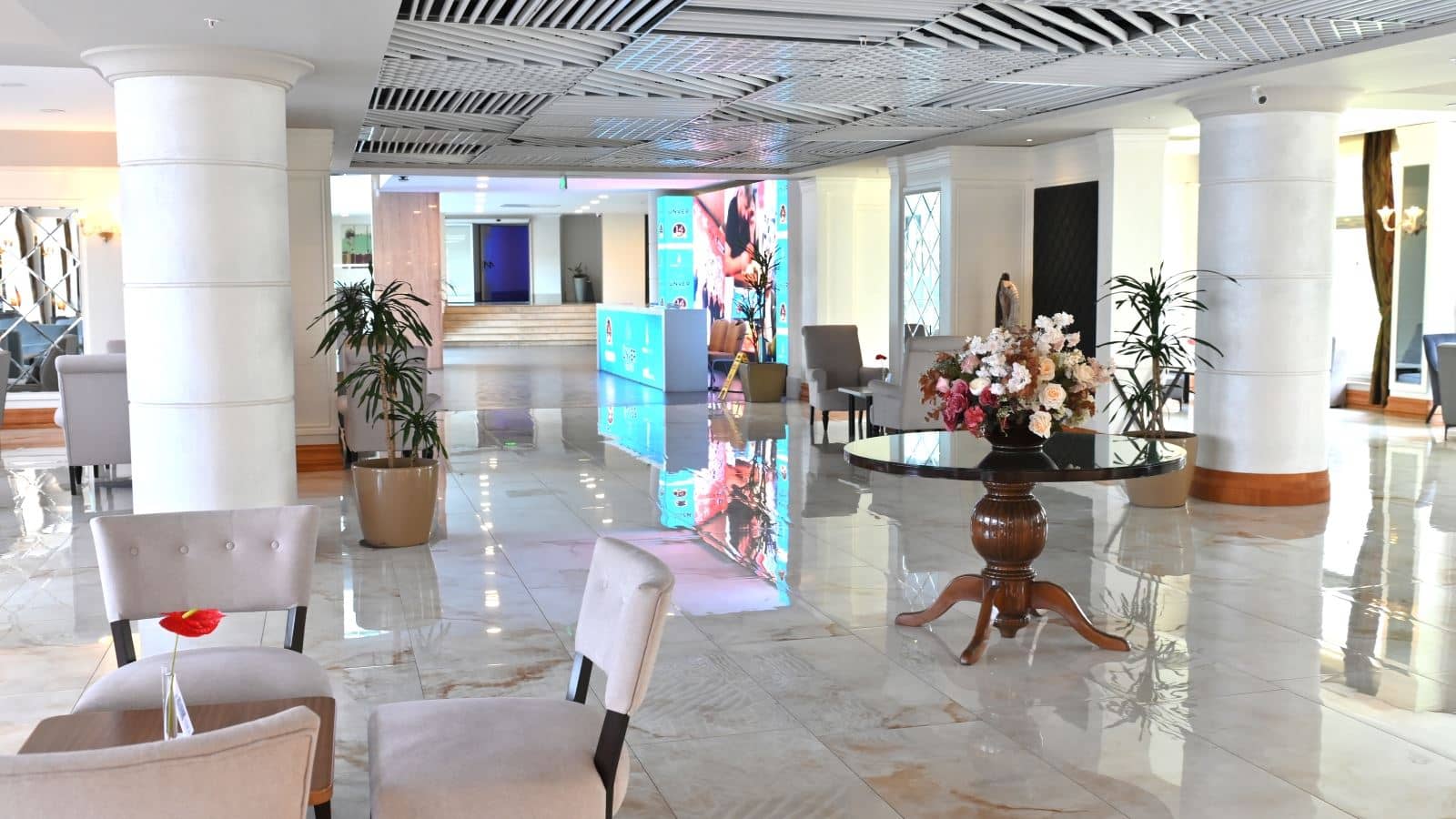 bars-lobby