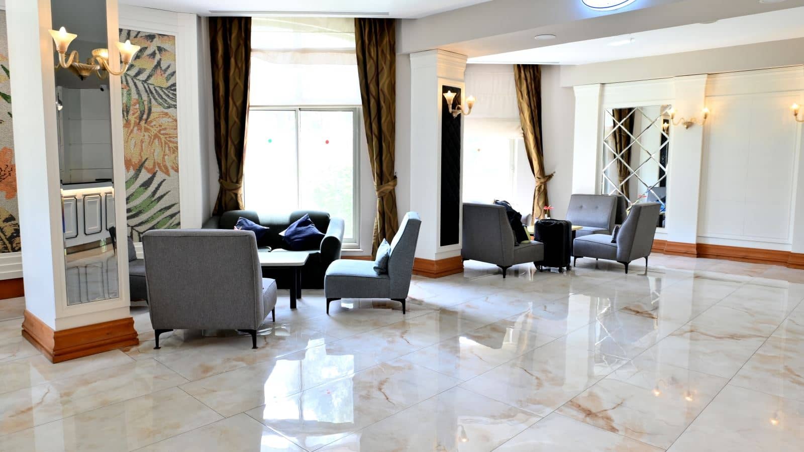 bars-lobby