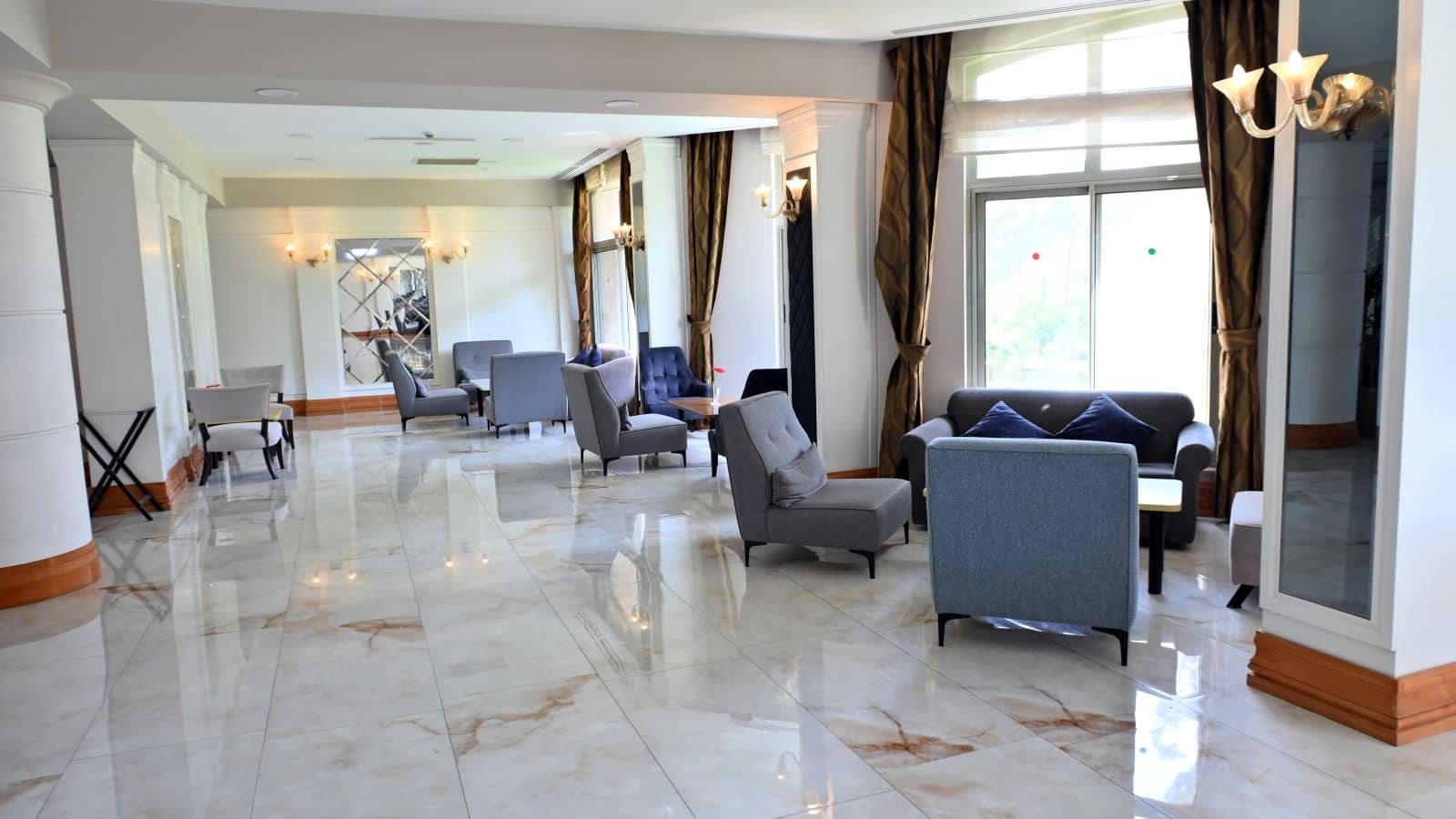 bars-lobby