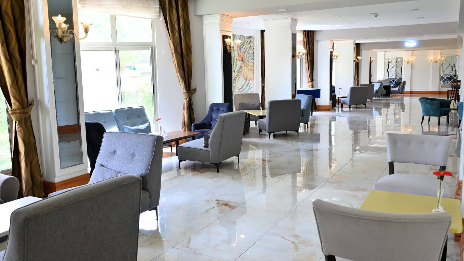 bars-lobby