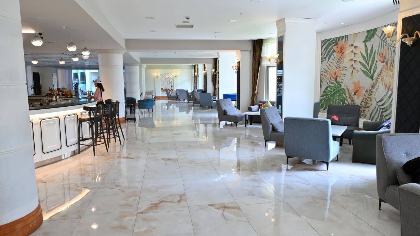 bars-lobby