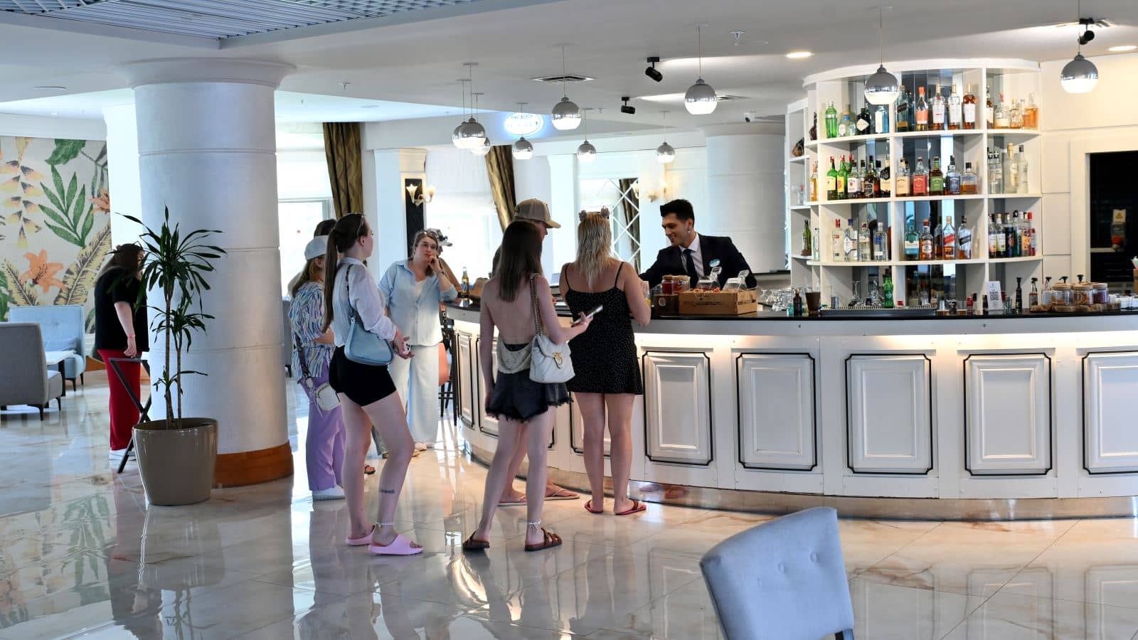 bars-lobby