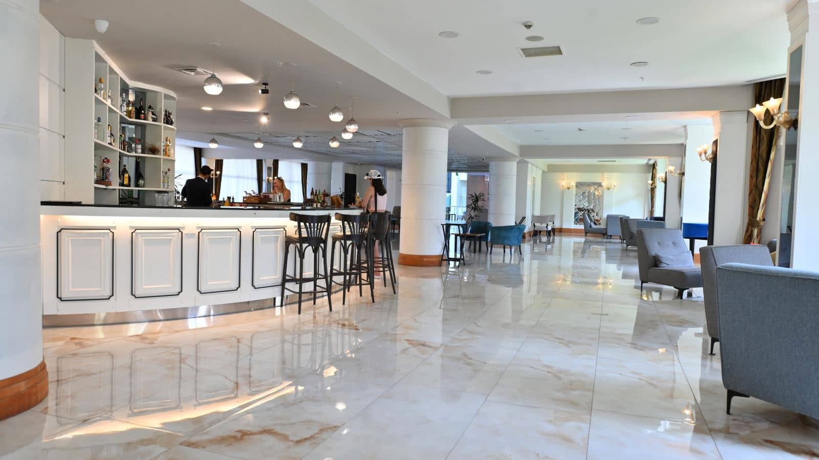 bars-lobby