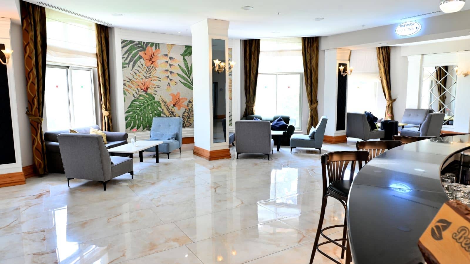 bars-lobby
