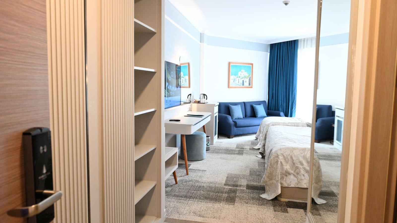 rooms-main-building-standard-corner-room