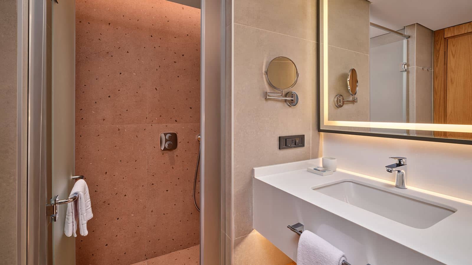rooms-superior-standard-room-sea-view
