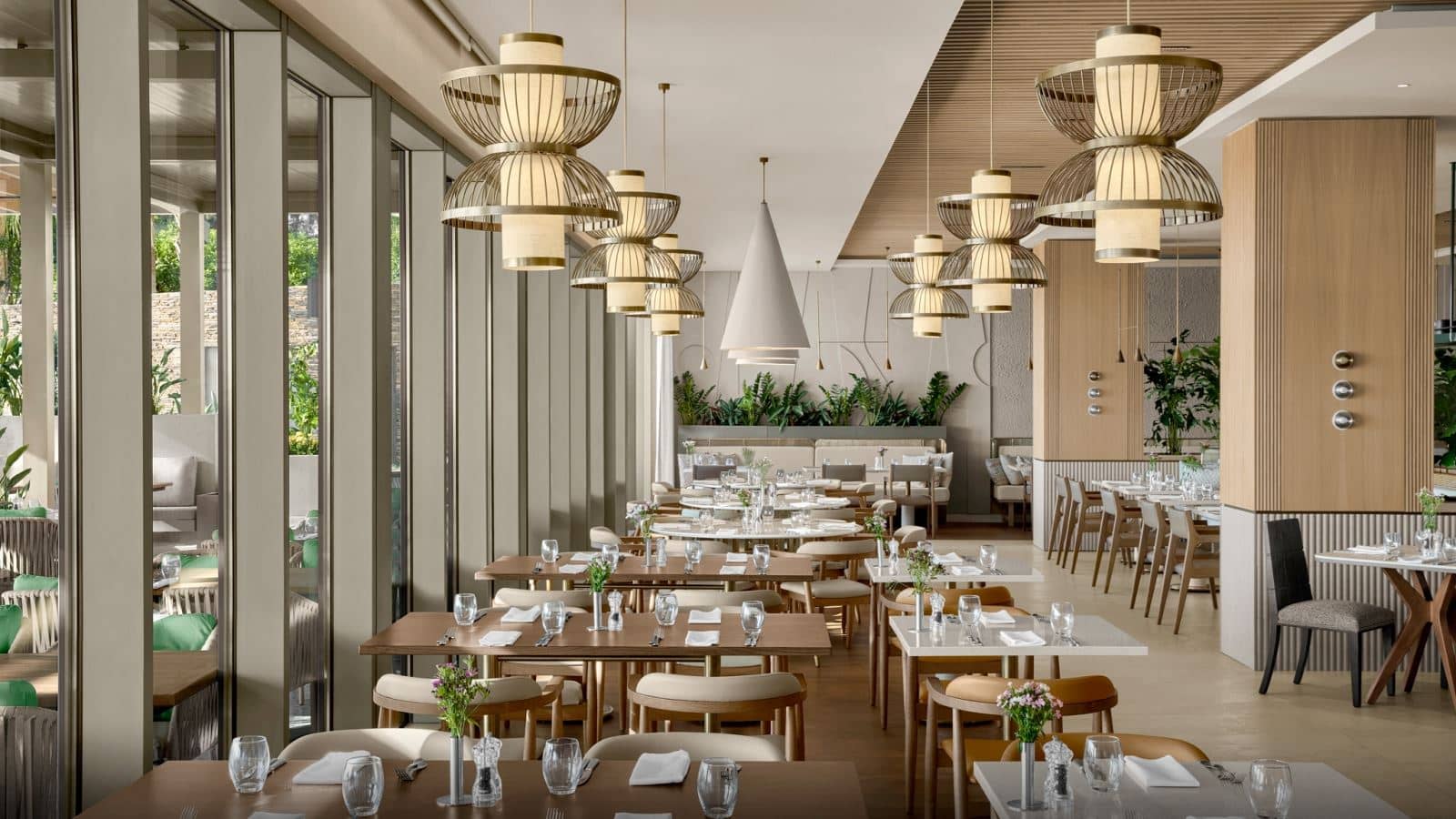 restaurants-panora-restaurant-at-akra