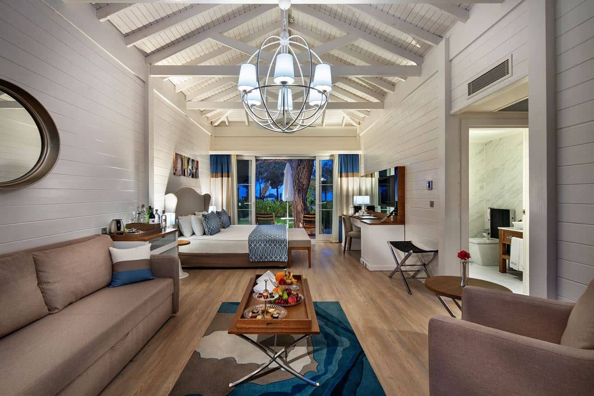 rooms-cedar-house-forest-view