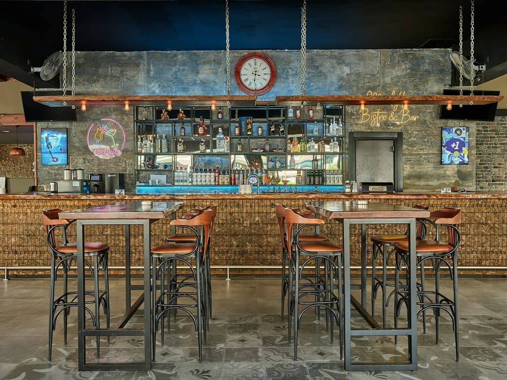 bars-arena-pool-bar