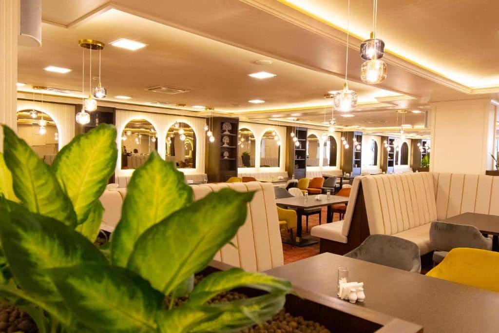 restaurants-restaurants