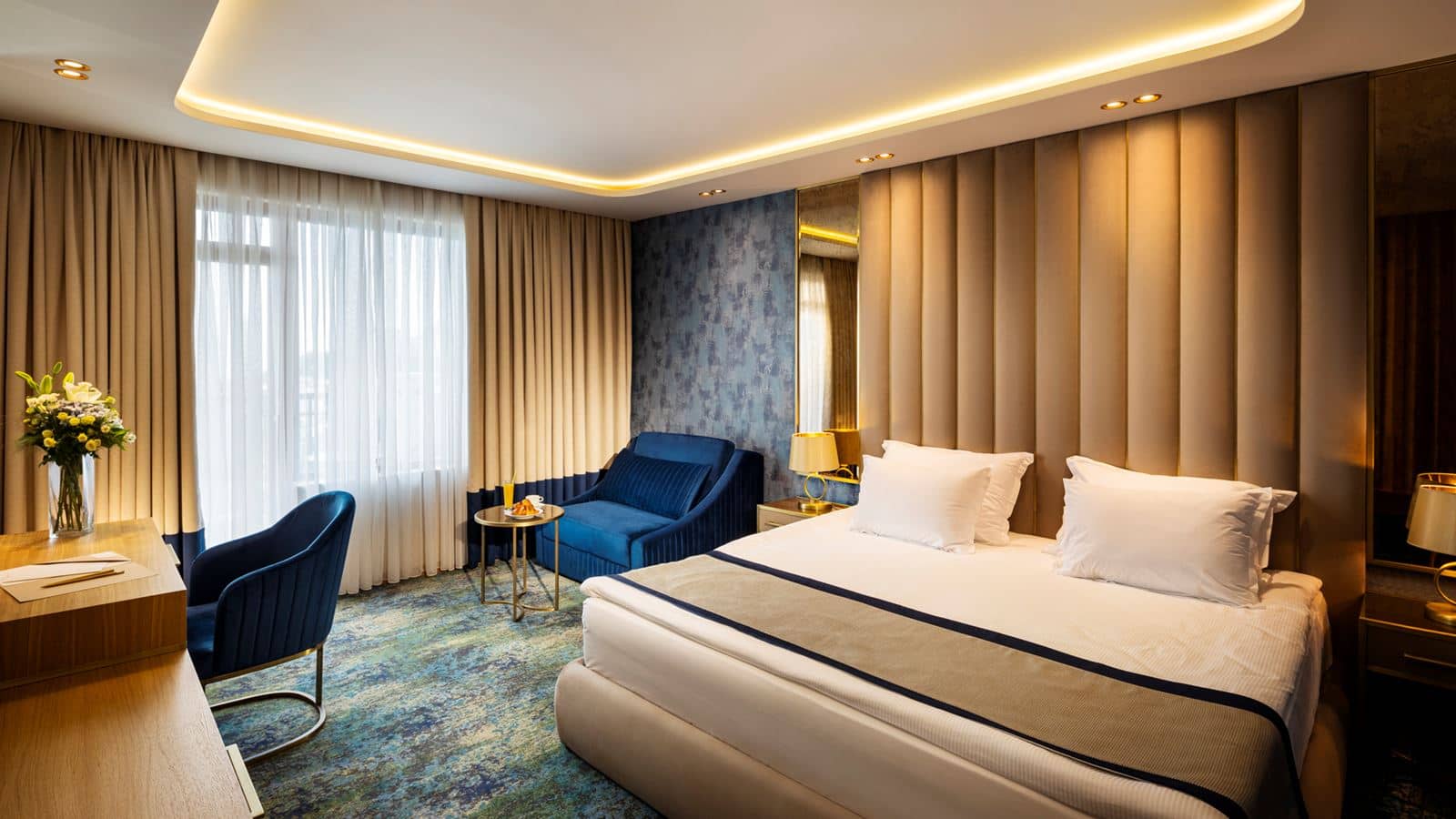 rooms-deluxe-family-room