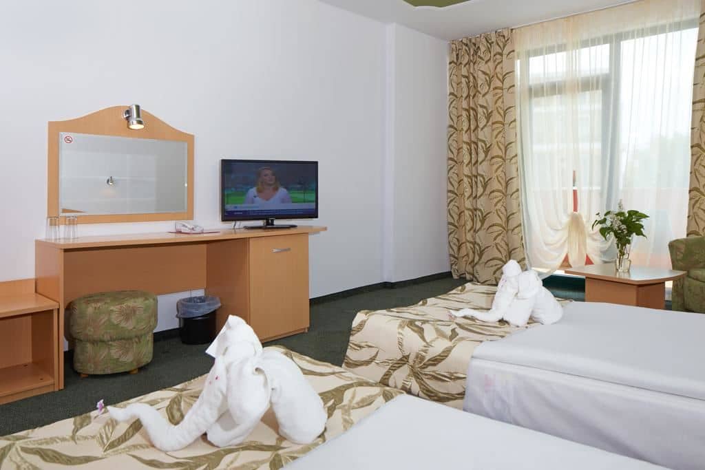 rooms-twin-standard-room-balcony