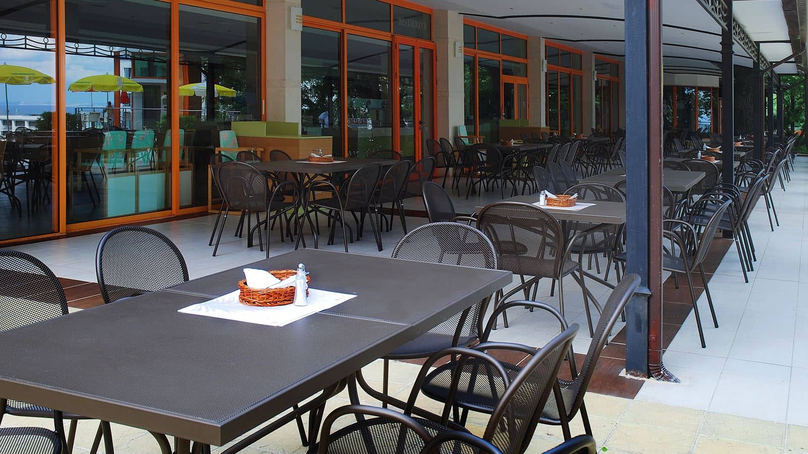 restaurants-main-restaurant