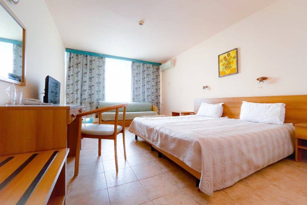 rooms-standard-room-partial-sea-view-balcony-or-terrace