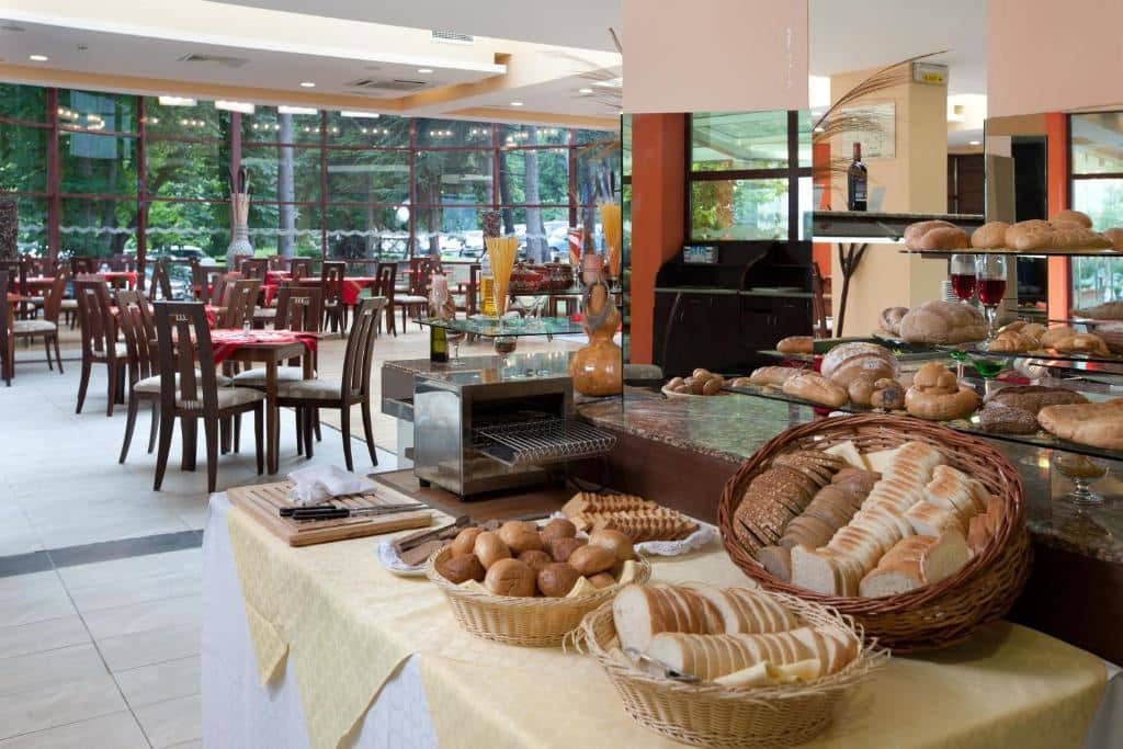 restaurants-main-restaurant