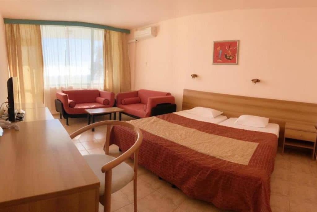 rooms-singleuse-standard-room-park-view-balcony
