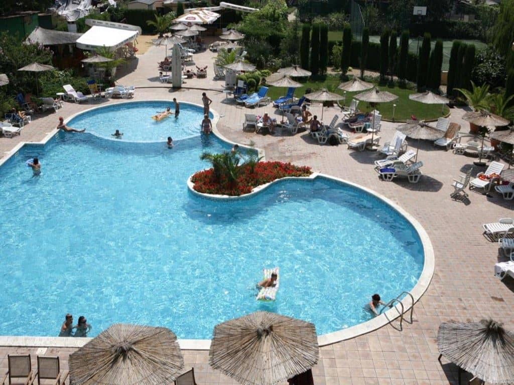 pools-outdoor-pool
