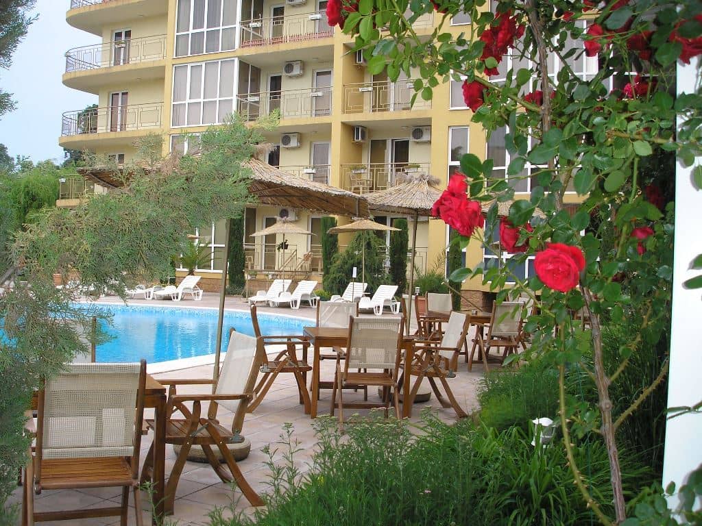pools-outdoor-pool