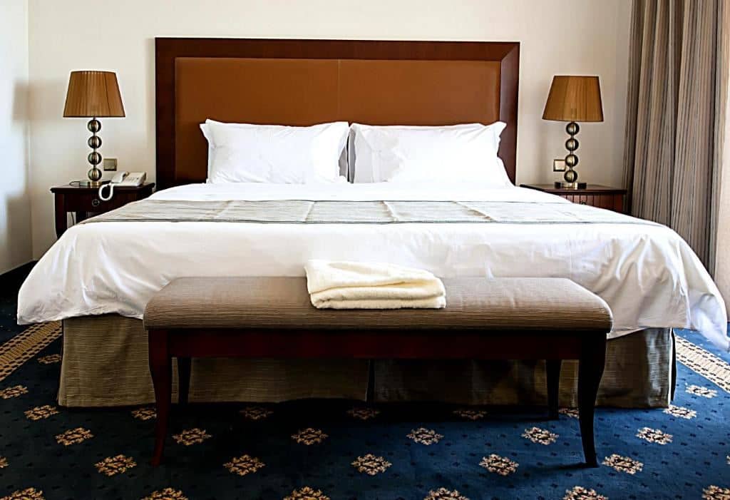 rooms-single-wchild-standard-room-seaview-balcony