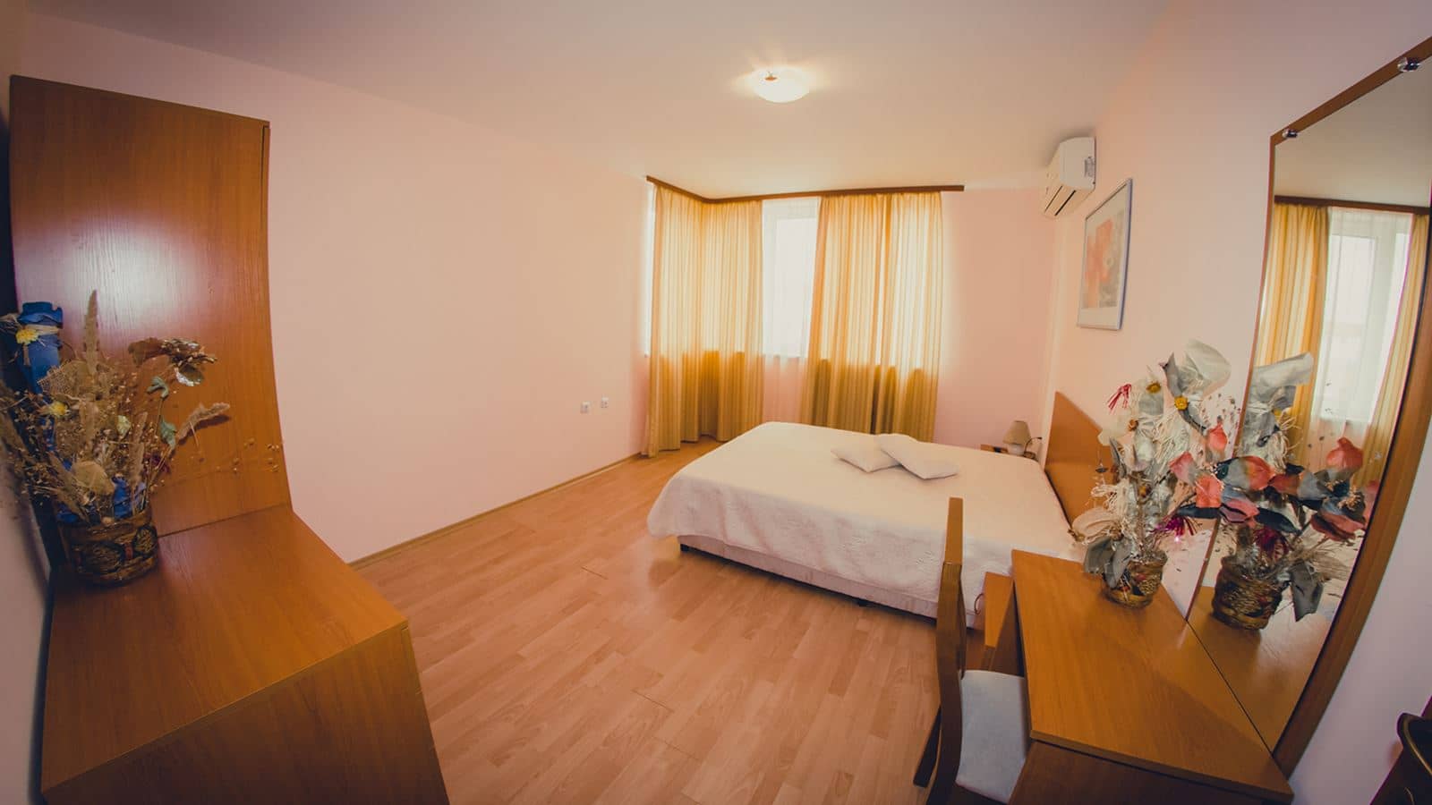 rooms-standard-apartment-balcony-or-terrace