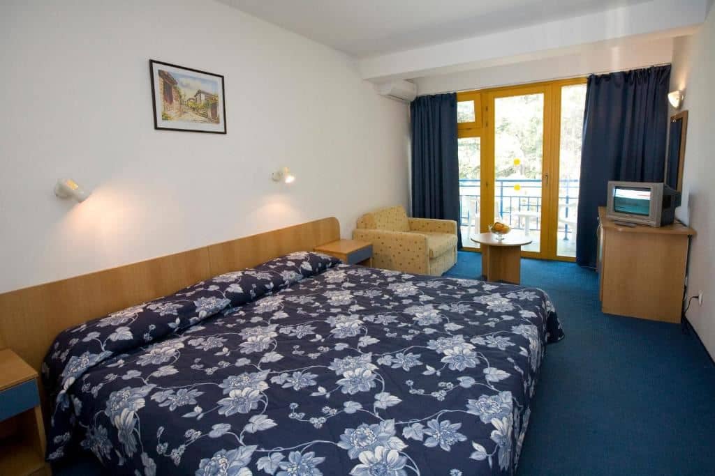 rooms-twin-standard-room-balcony