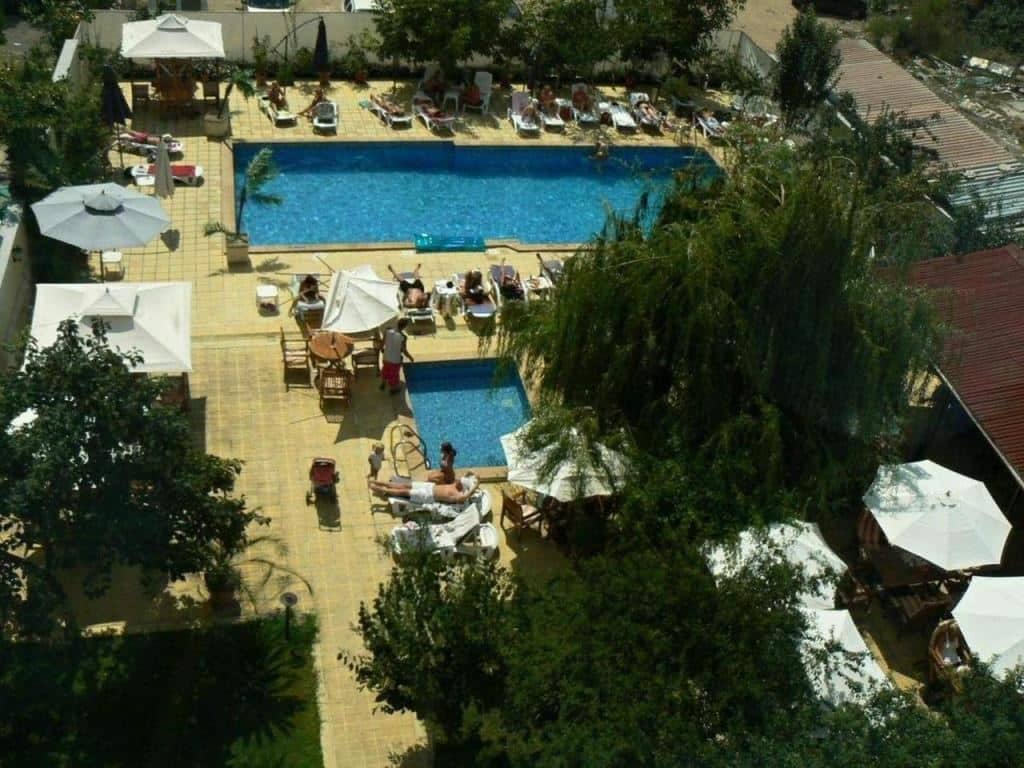 pools-outdoor-pool