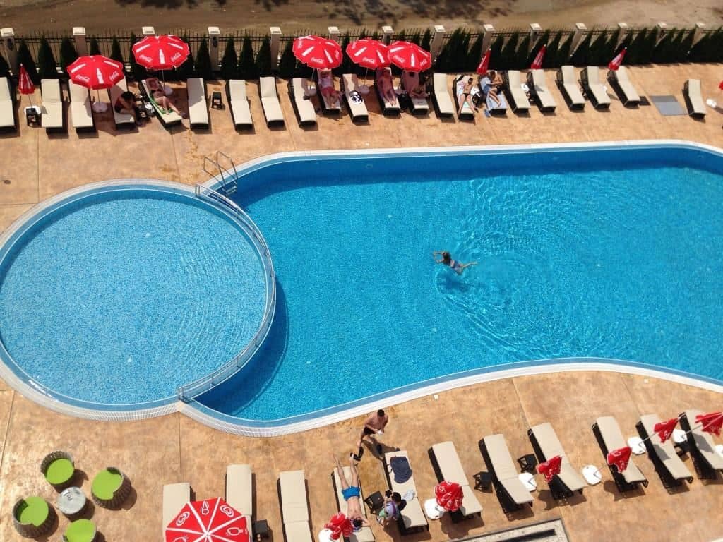 pools-outdoor-pool