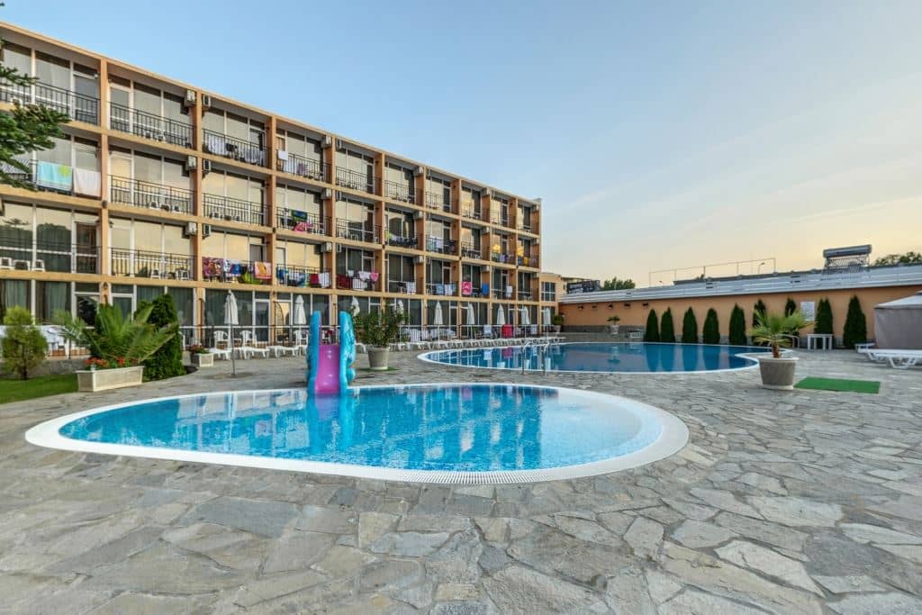 pools-outdoor-pool