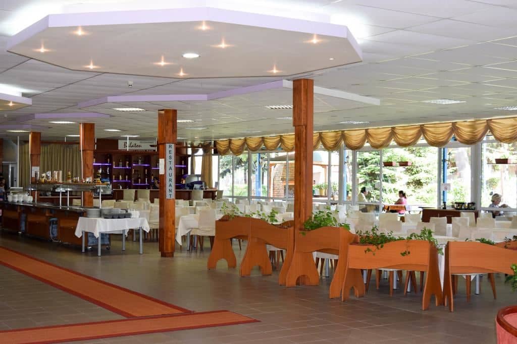 restaurants-restaurants