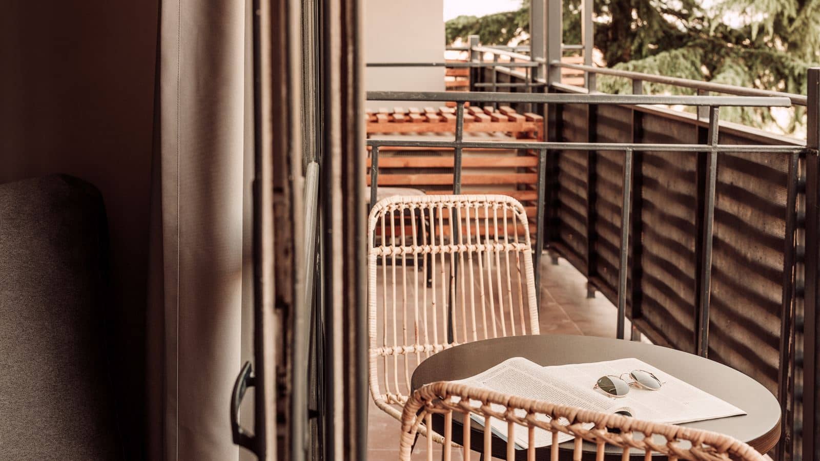 rooms-superior-yard-view
