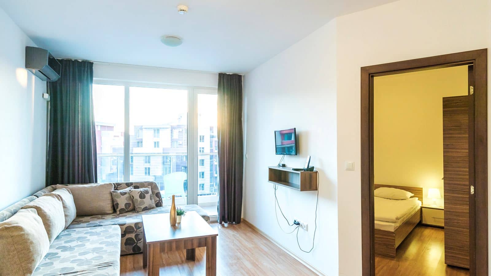rooms-1-bedroom-standard-apartment-balcony