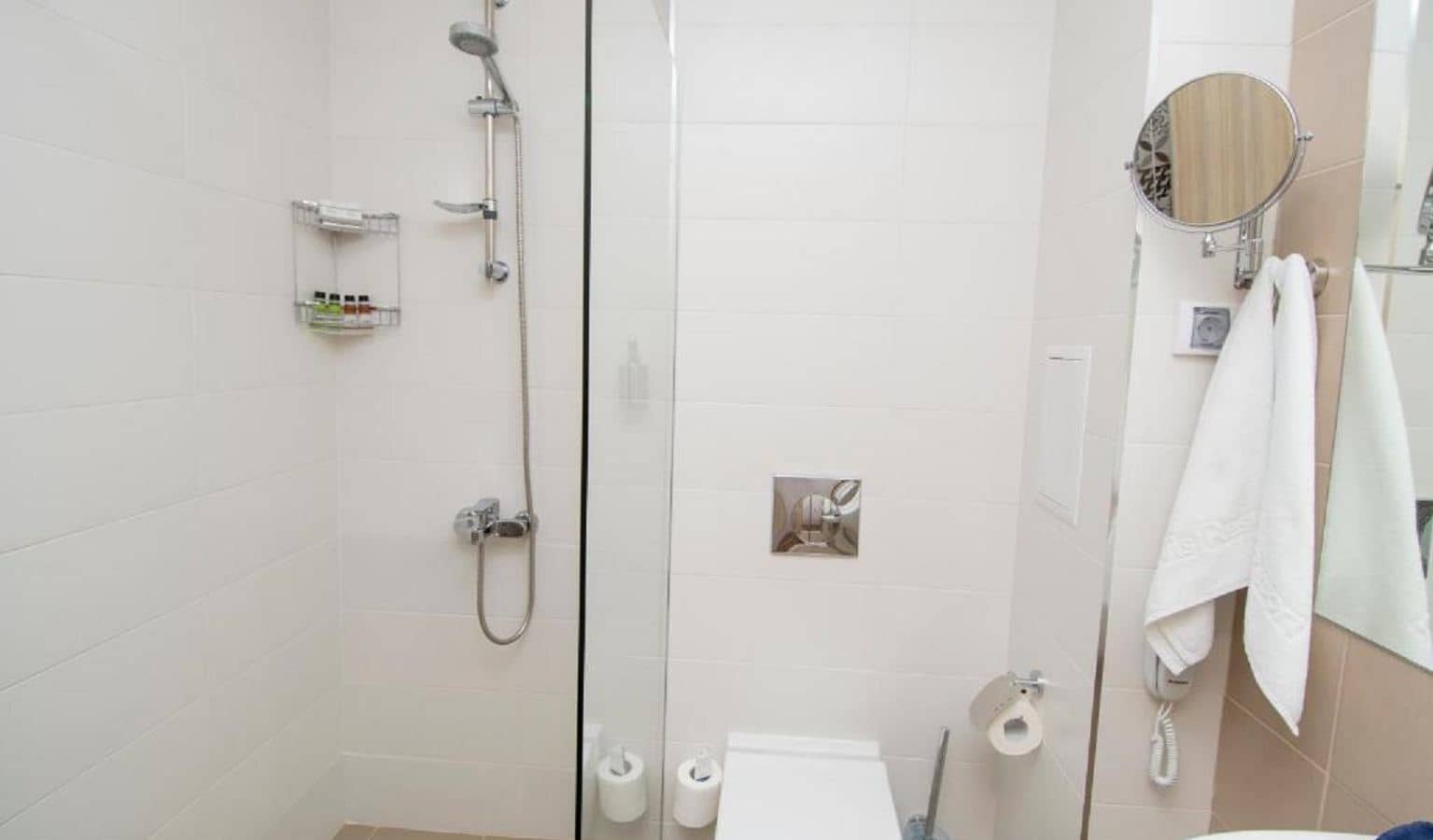 rooms-single-wchild-standard-room-balcony