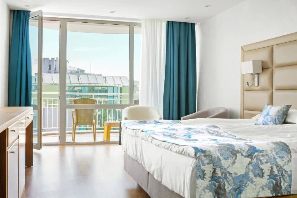 rooms-standard-room-balcony-or-terrace