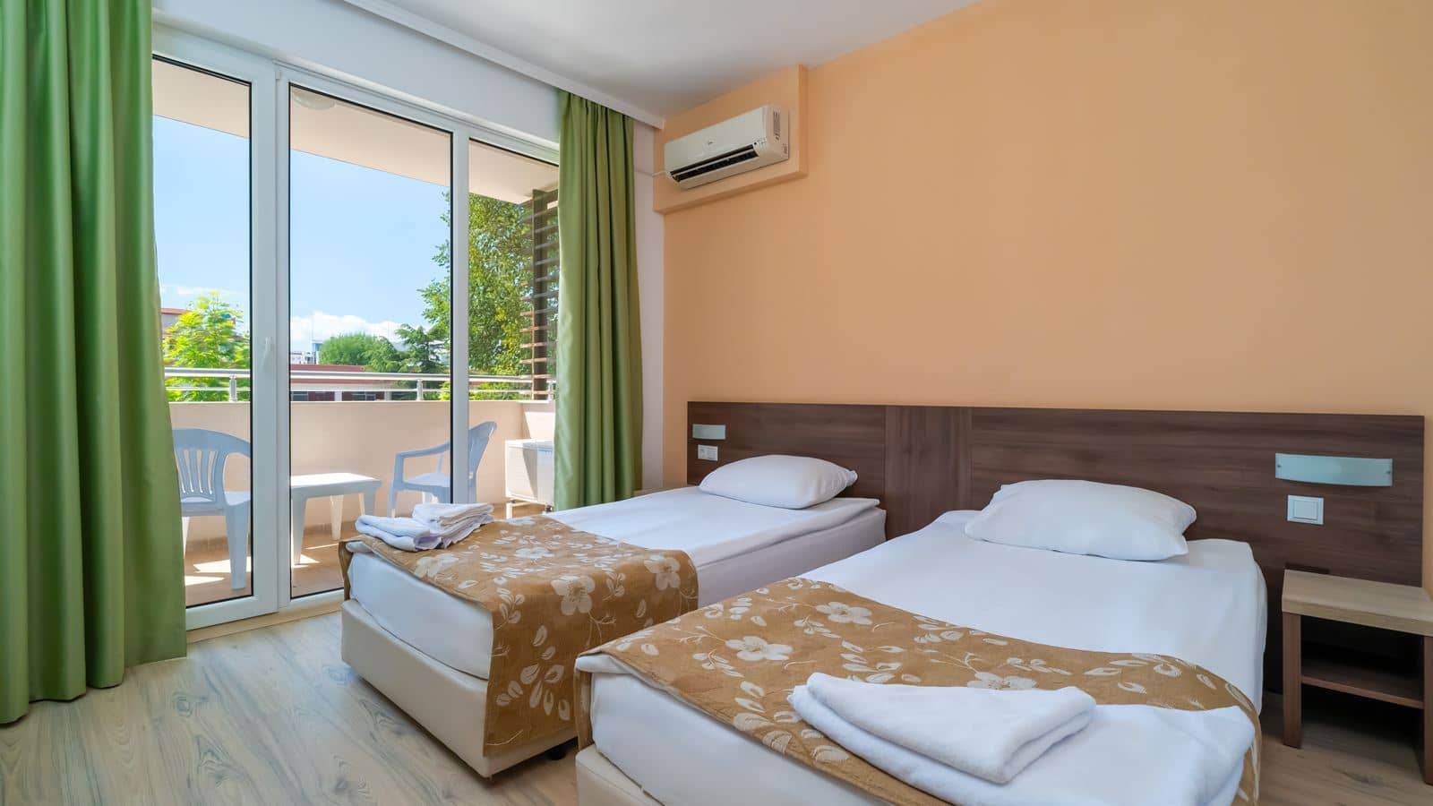 rooms-suite-room