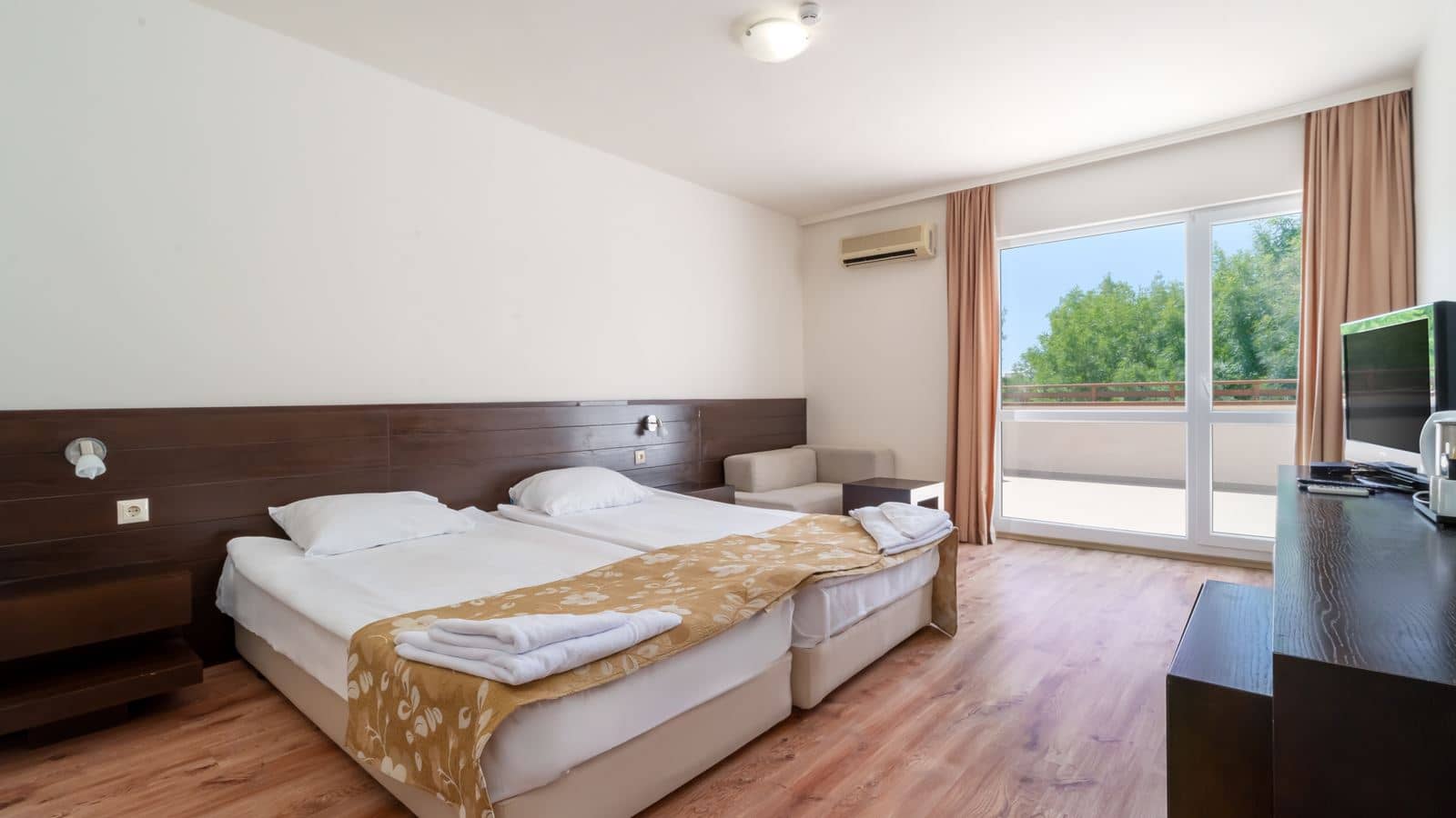 rooms-family-room
