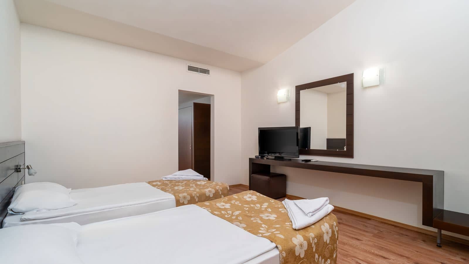rooms-family-room