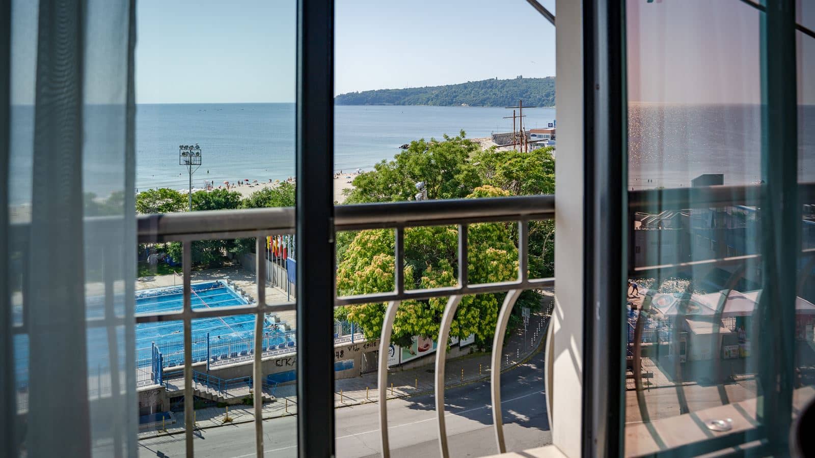 rooms-double-deluxe-room-seaview