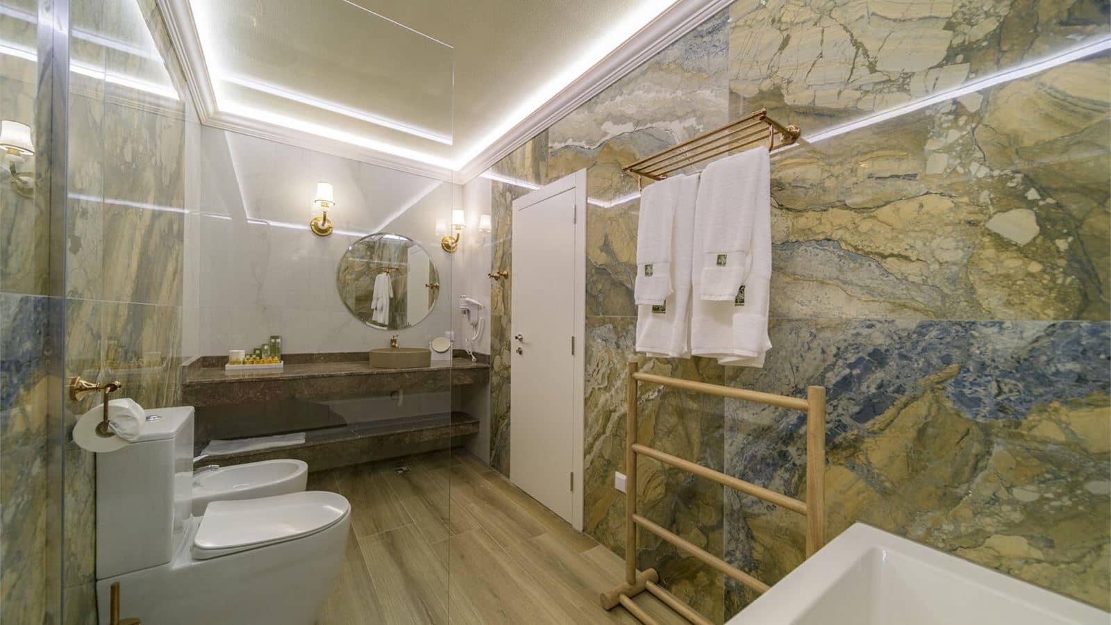 rooms-premier-villa-balcony-or-terrace