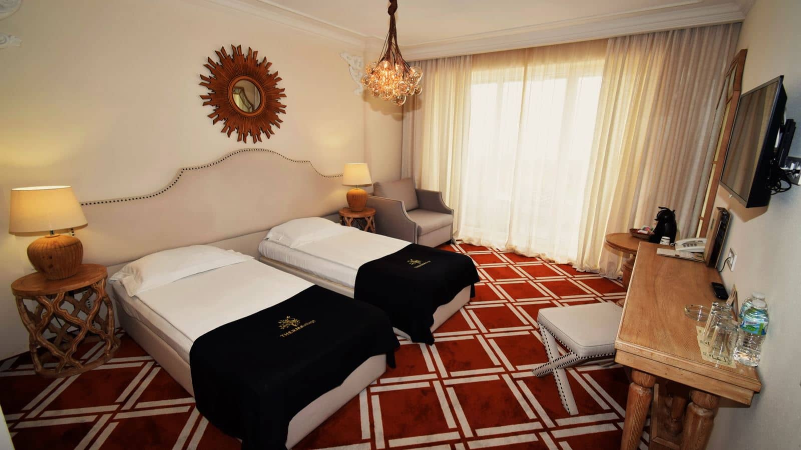rooms-2-connectingrooms-standard-familyroom-seafront-balcony-or-terrace