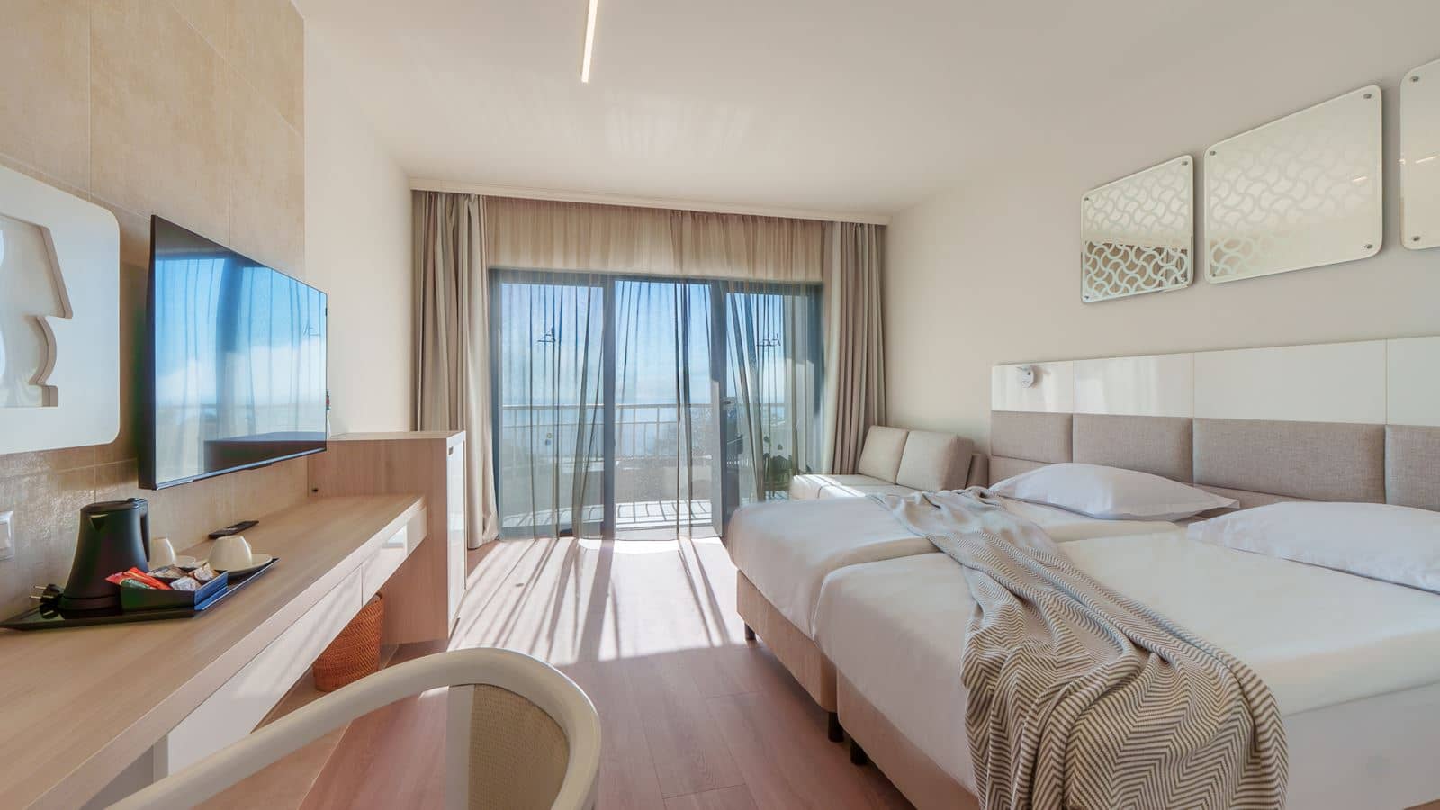 rooms-single-use-deluxe-room-sea-view-balcony