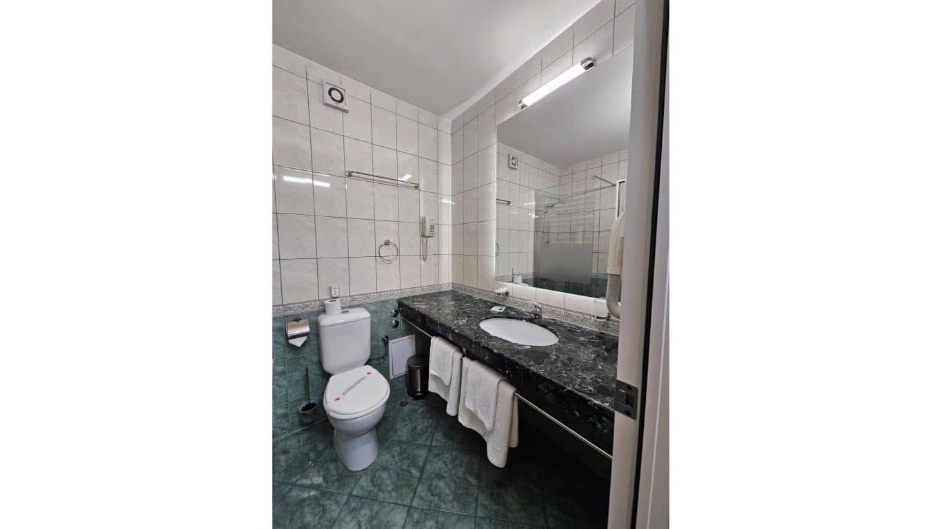 rooms-double-deluxe-room