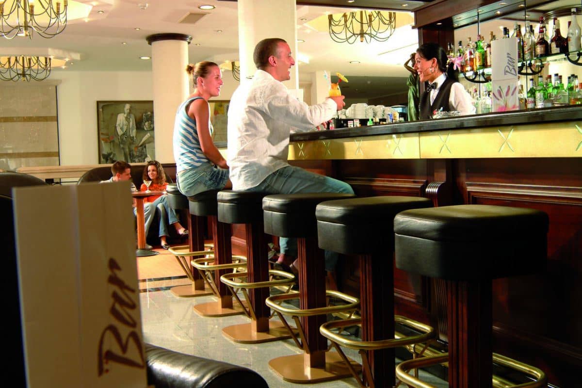 bars-lobby-bar-helena-park