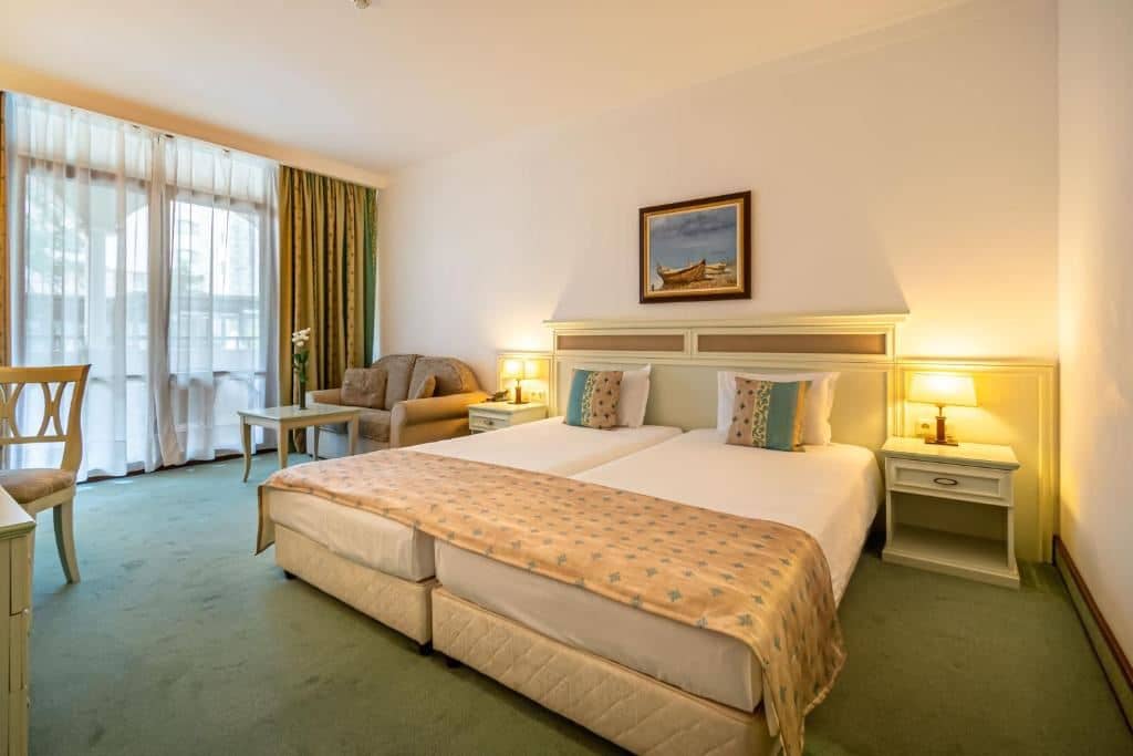 rooms-singleuse-standard-room-gardenview-balcony