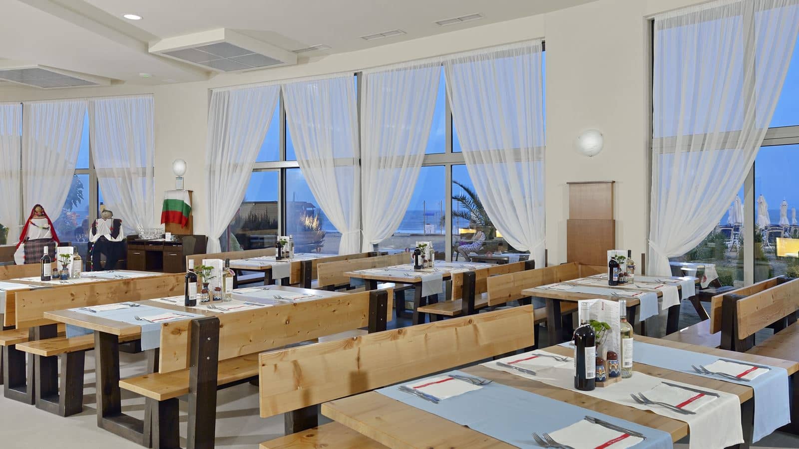restaurants-restaurants
