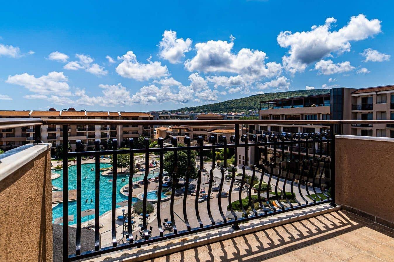 rooms-standard-junior-suite-lateralseaview-balcony