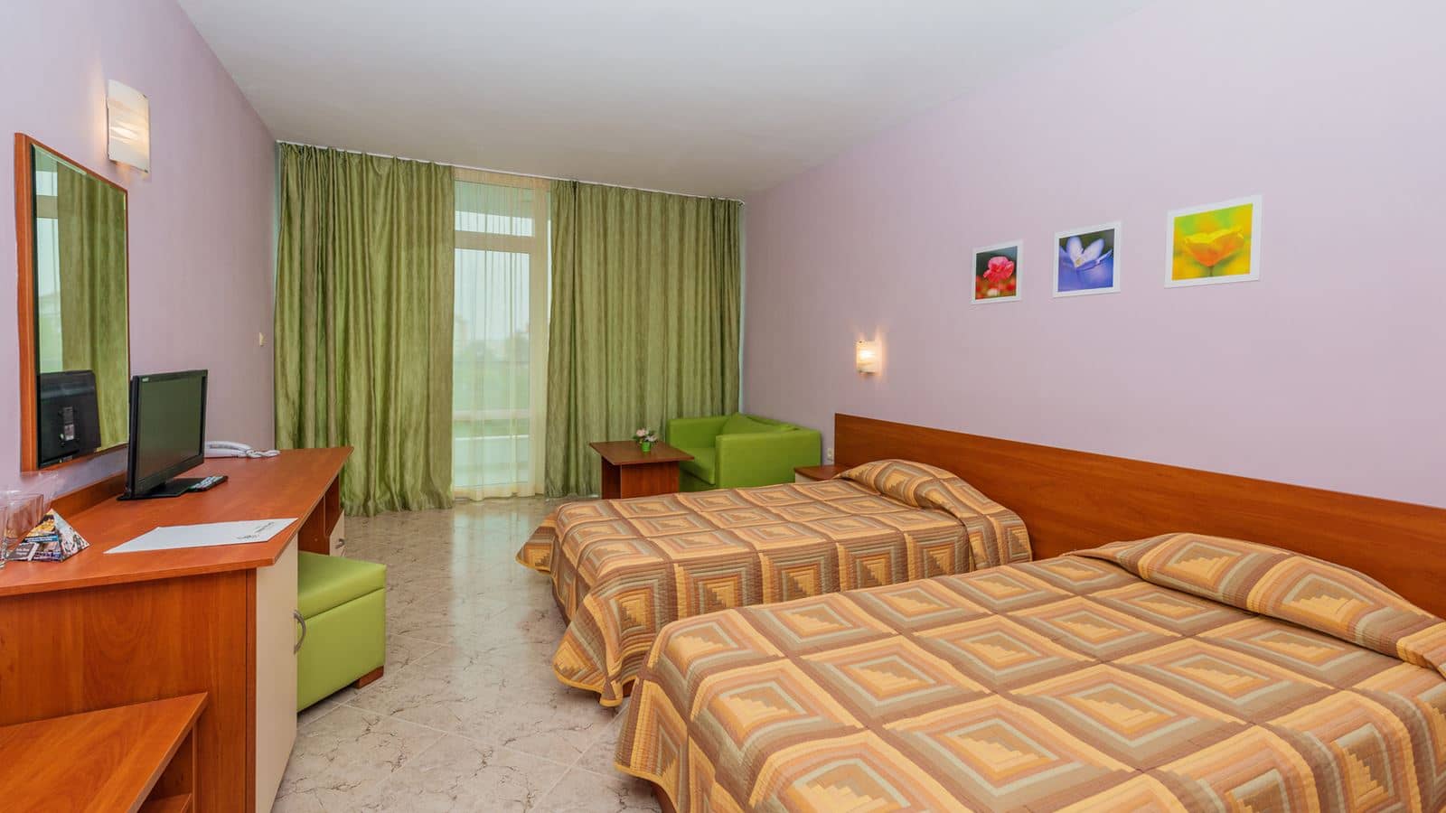 rooms-single-wchild-superior-room-balcony